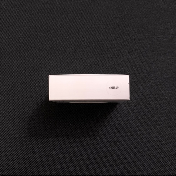 MAC Glow Play Cushiony Creamy Blush — Bouncy Buildable Formula — Cheer Up - Picture 3 of 5